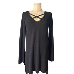 Free People black knit criss-cross long-sleeved tunic sweater Sz S